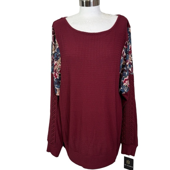 Tops - IN STUDIO NWT PLUS SIZE TOP